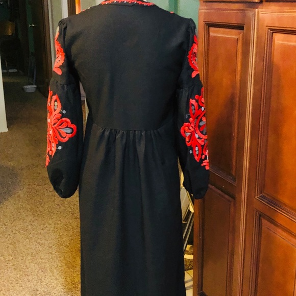 Dress - Picture 5 of 6